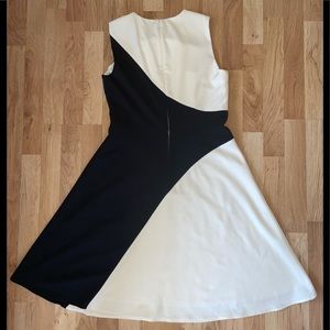 CALVIN KLEIN WOMENS SLEEVELESS IVORY & BLACK LINED FLOWY DRESS SIZE 10 ZIPPER